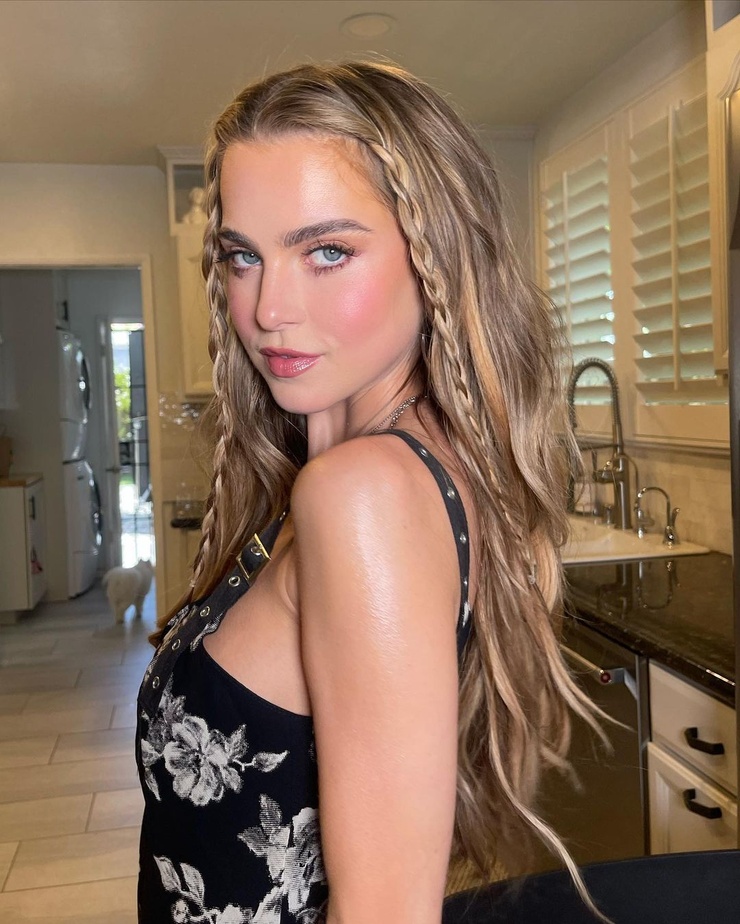 Anne Winters Anne Winters