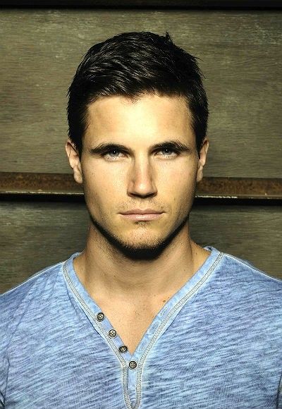 Robbie Amell