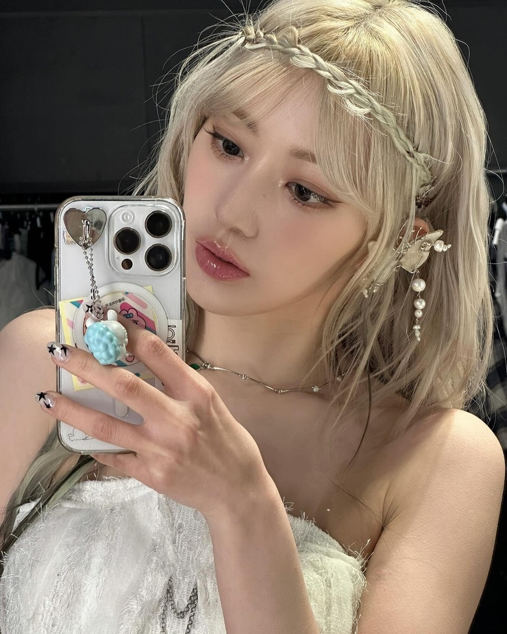 Sakura Miyawaki