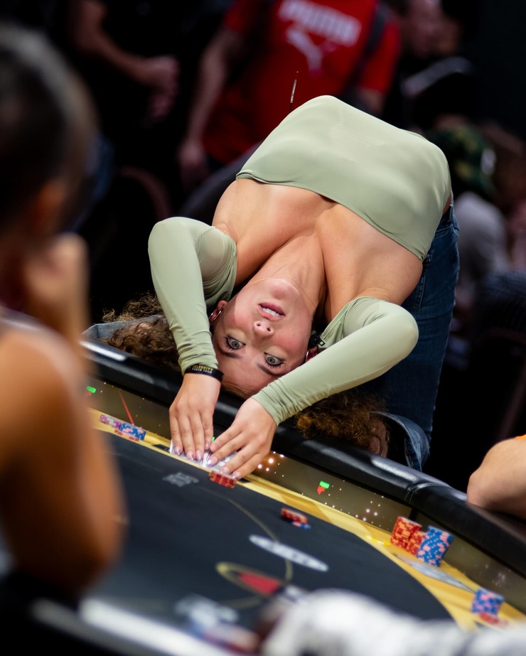 Sofie Dossi