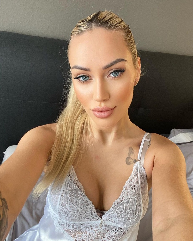 Adrianna Strzalka Adrianna Strzalka