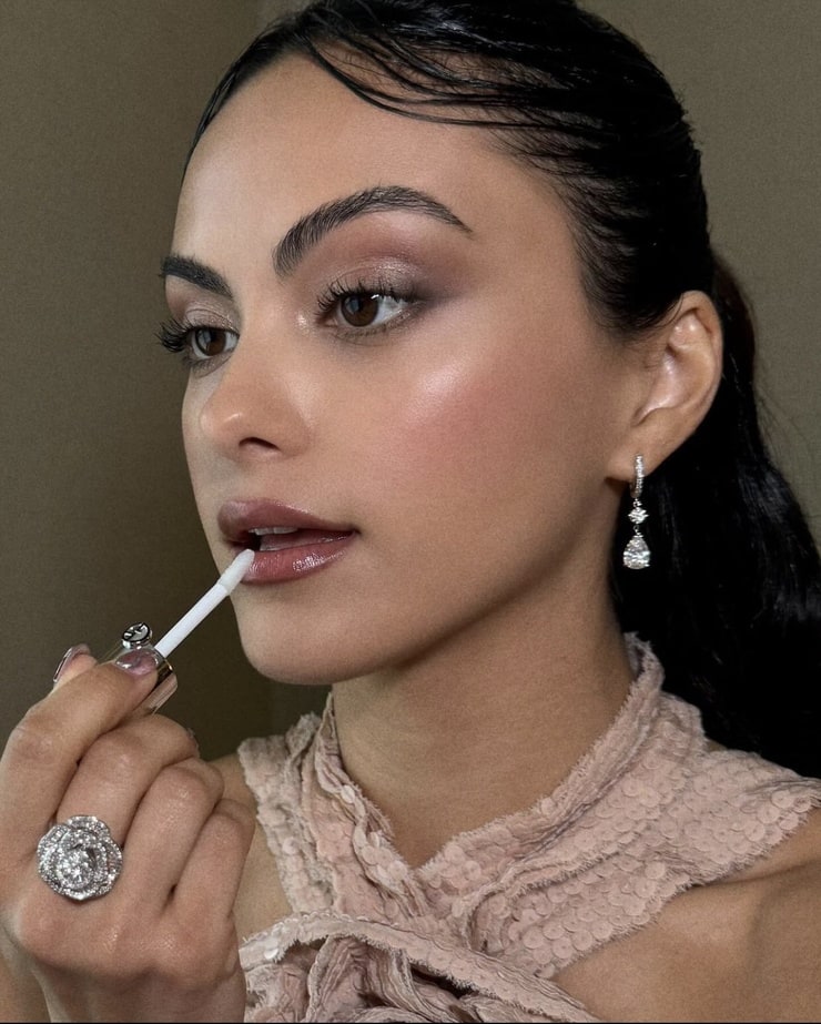 Camila Mendes