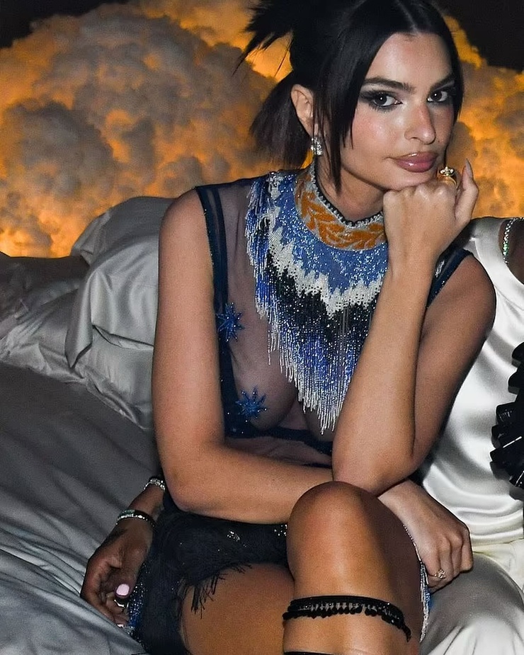 Emily Ratajkowski Emily Ratajkowski