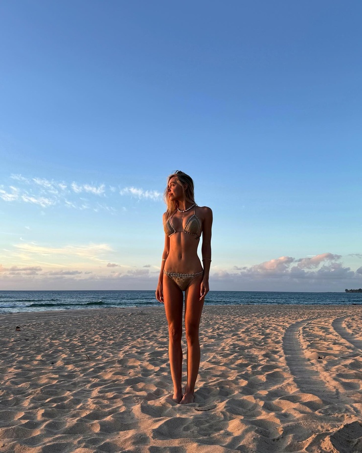 Alexis Ren Alexis Ren