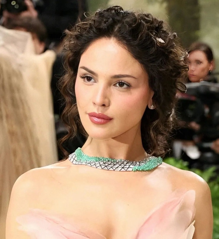 Eiza Gonzalez Eiza Gonzalez
