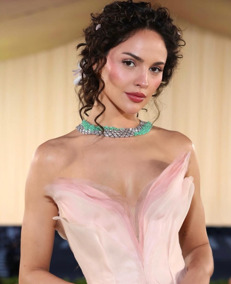 Eiza Gonzalez Eiza Gonzalez