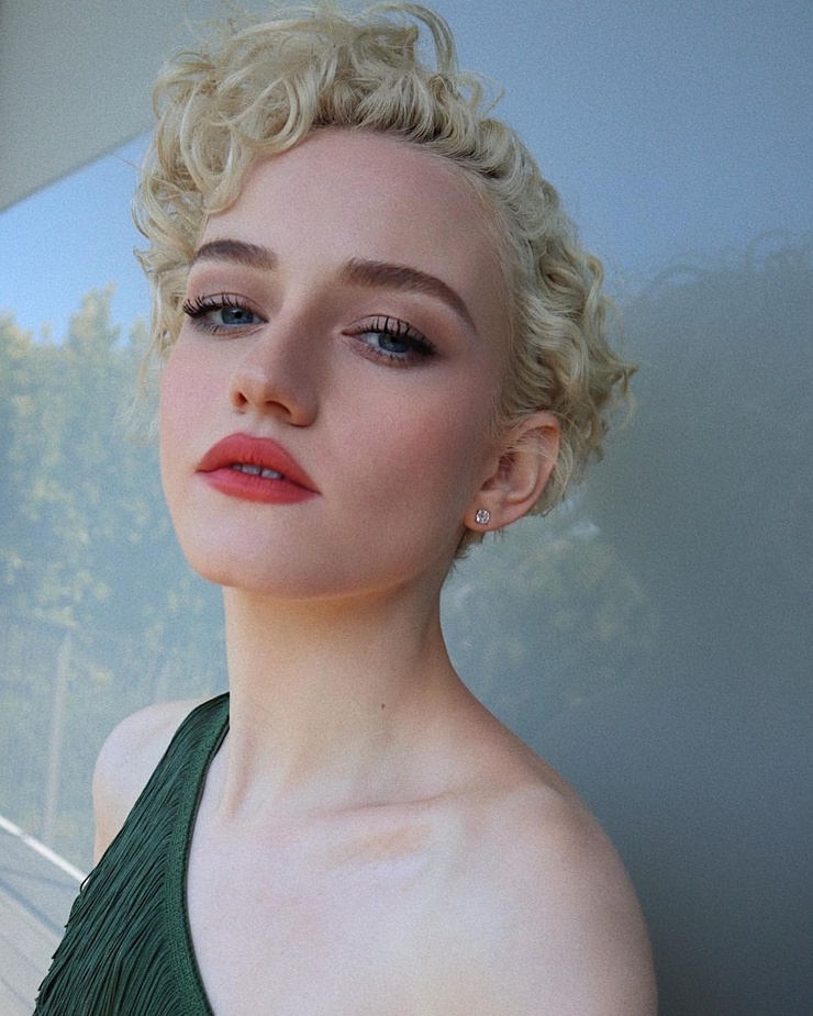 Julia Garner Julia Garner