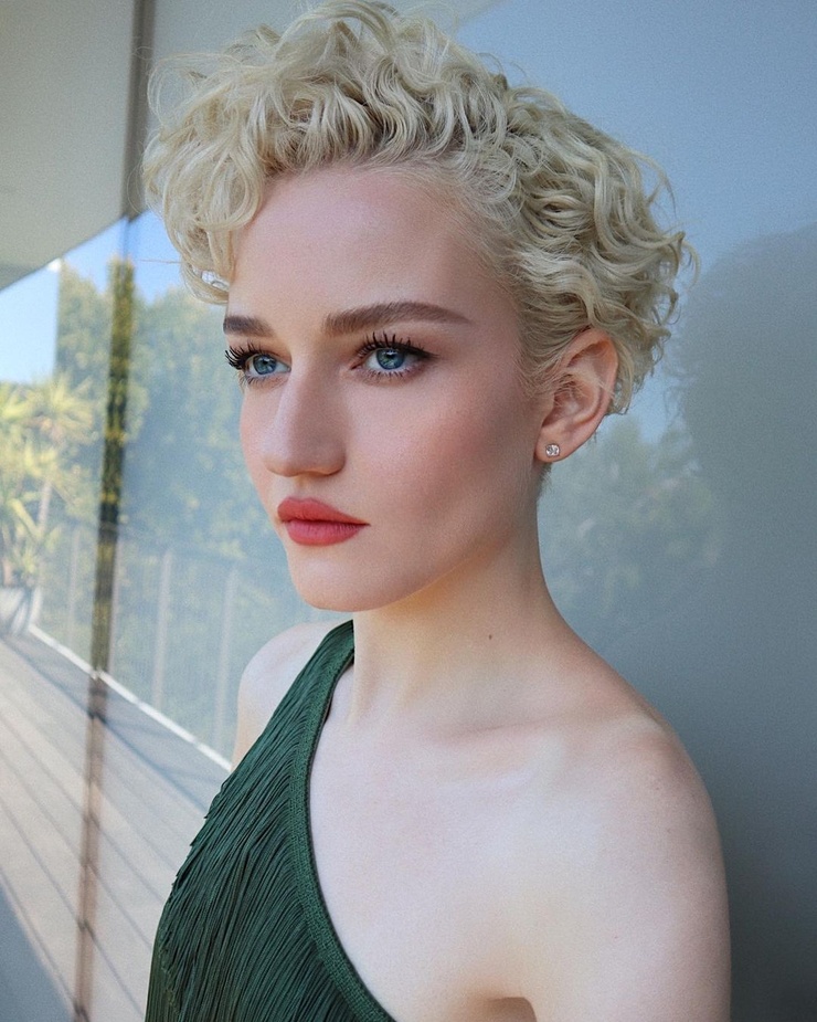 Julia Garner