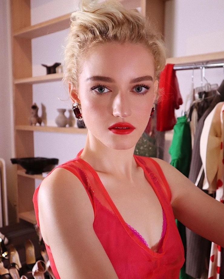 Julia Garner