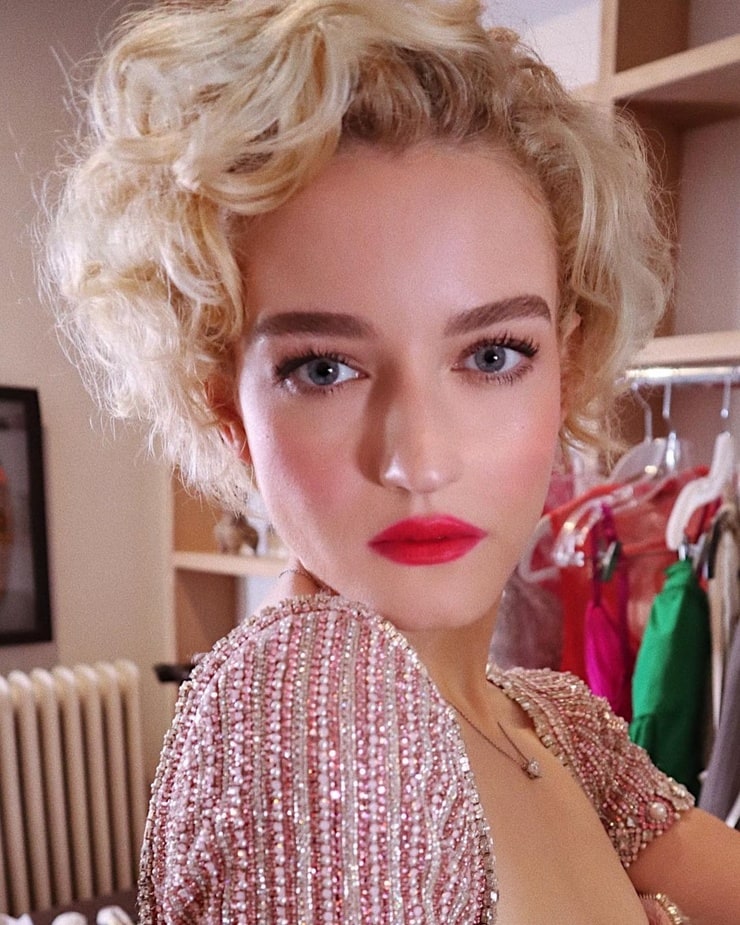 Julia Garner