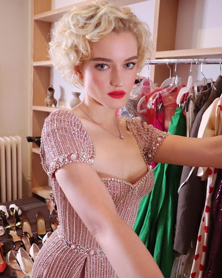 Julia Garner