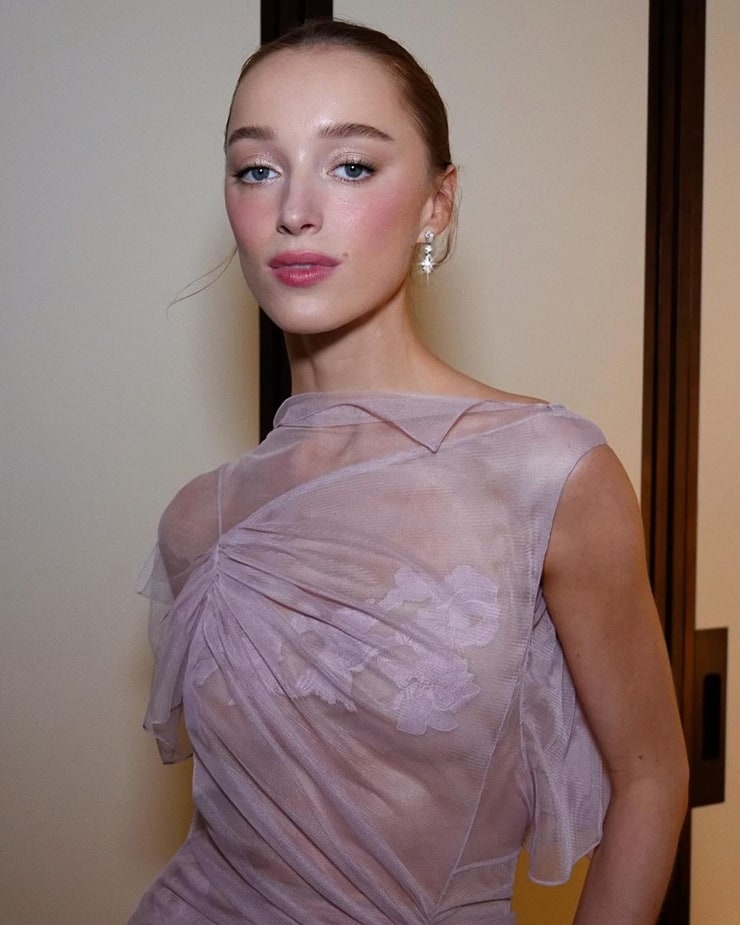 Phoebe Dynevor