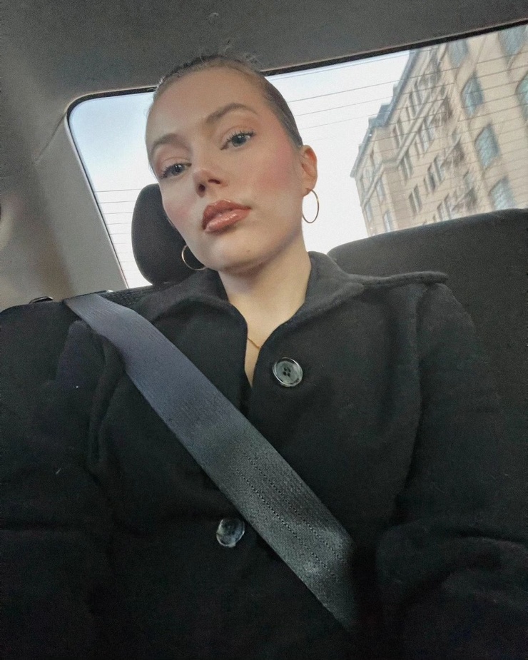 Grace Van Dien