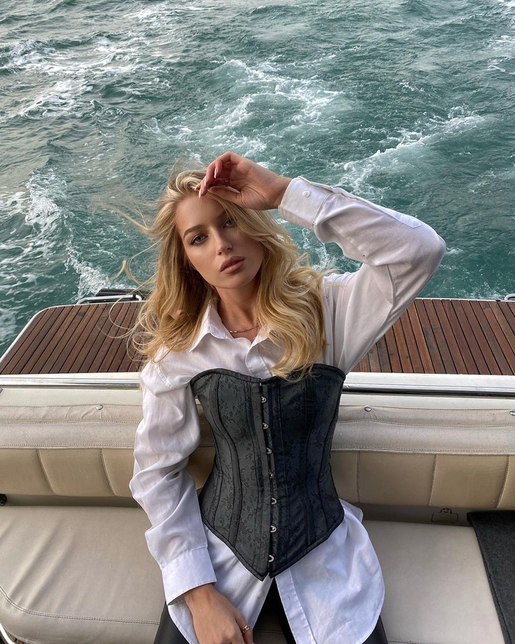 Alina Toto