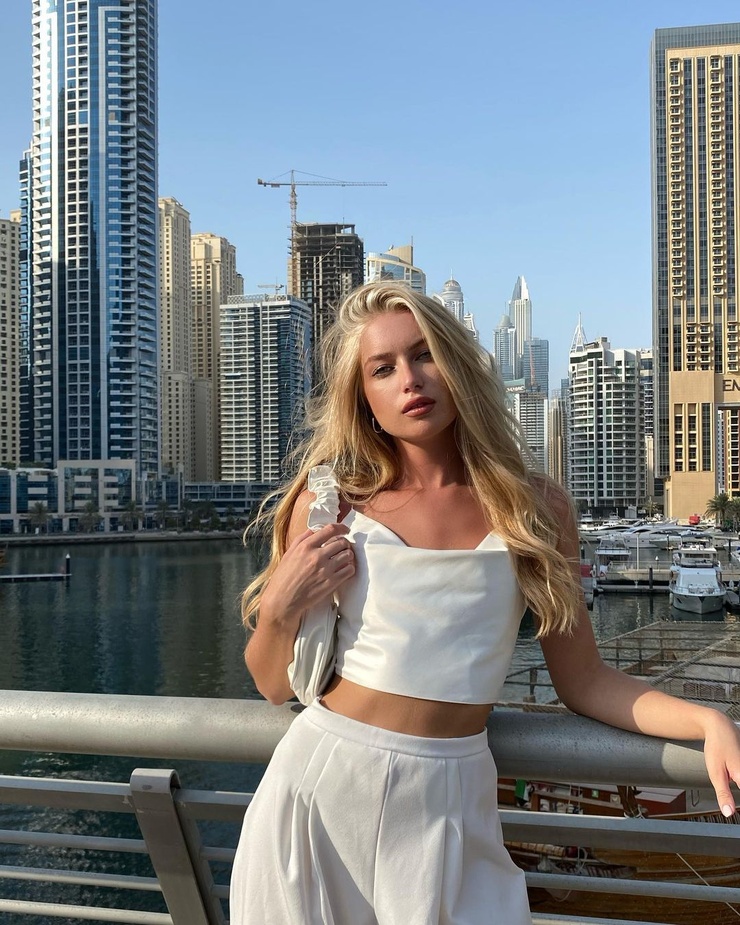 Alina Toto