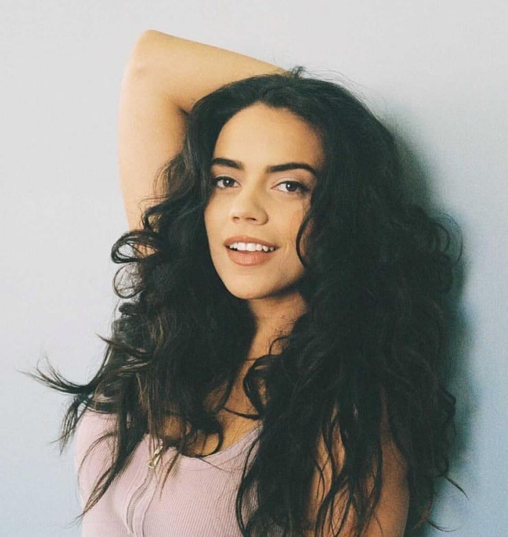 Leslie Lluvet