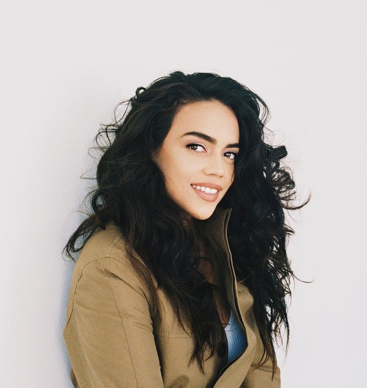 Leslie Lluvet Leslie Lluvet