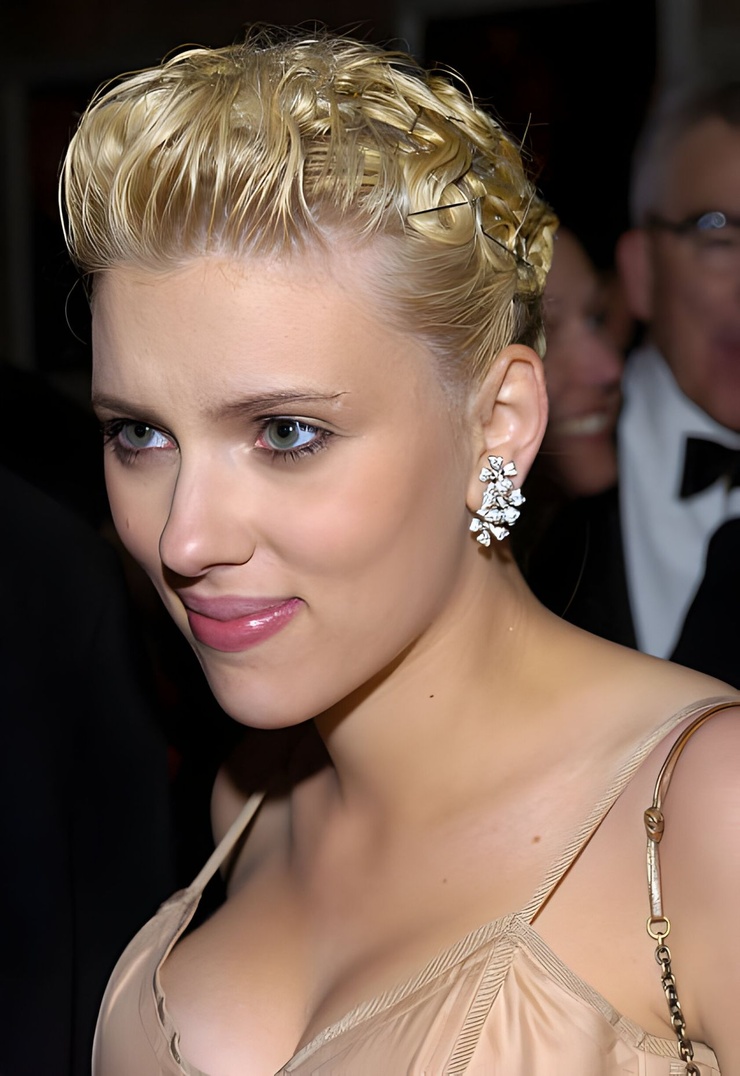 Scarlett Johansson Scarlett Johansson