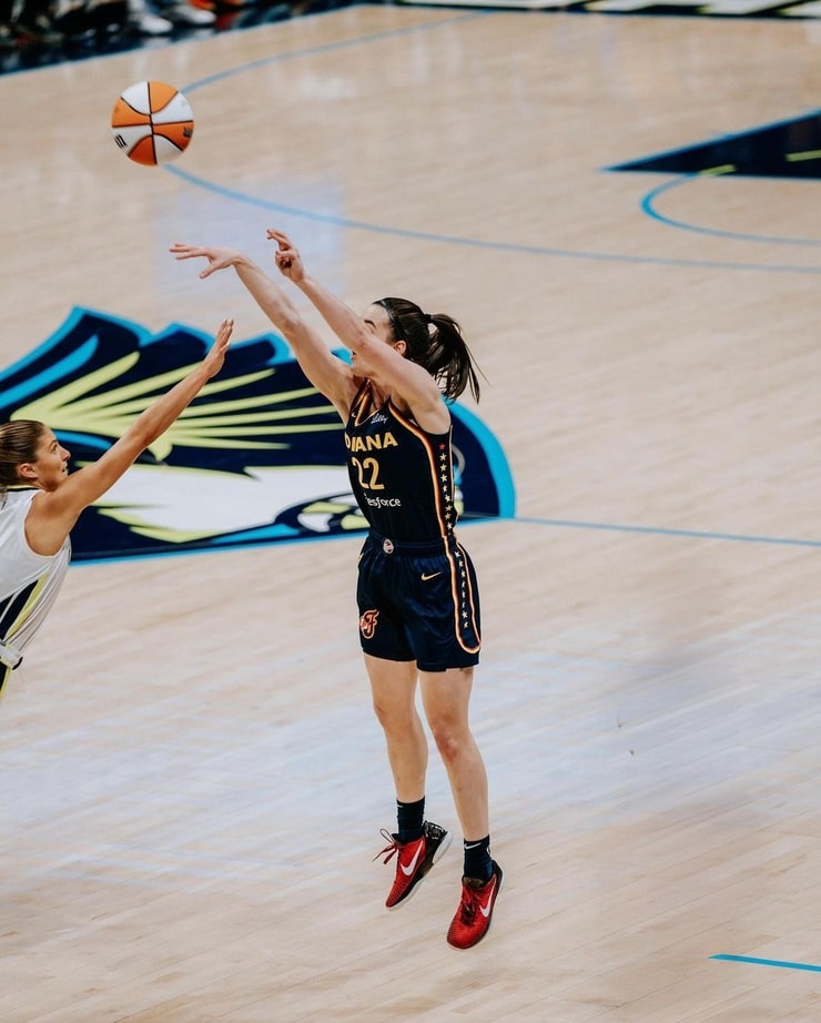 Caitlin Clark (ii)