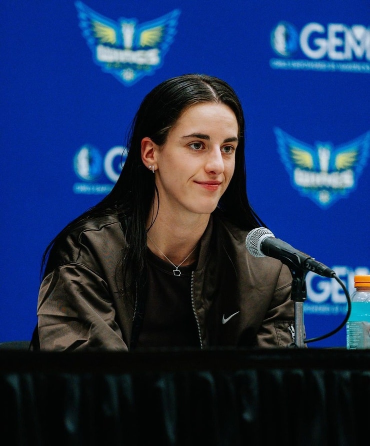 Caitlin Clark (ii) Caitlin Clark (ii)