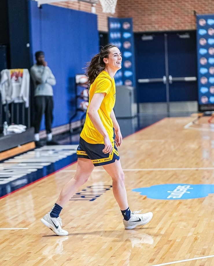 Caitlin Clark (ii)