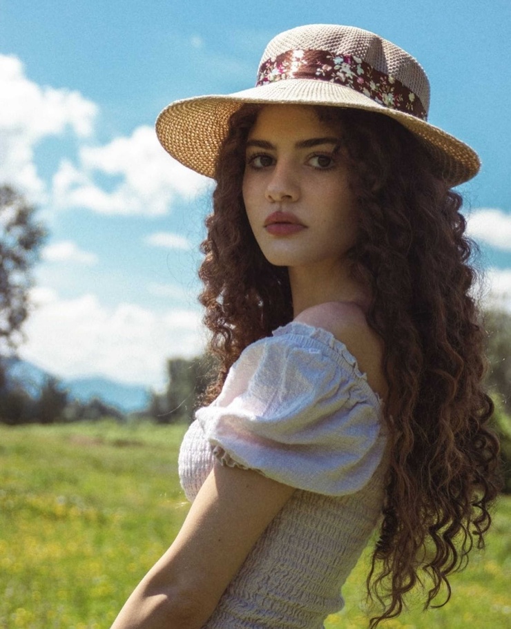 Mellany Barros