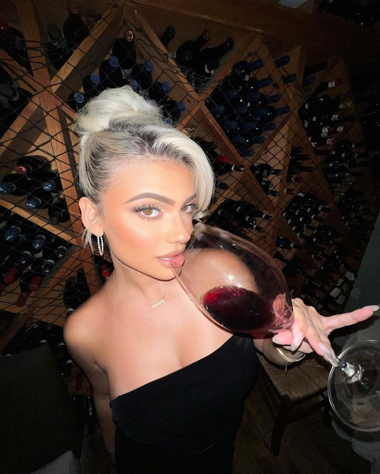 Kelsey Calemine
