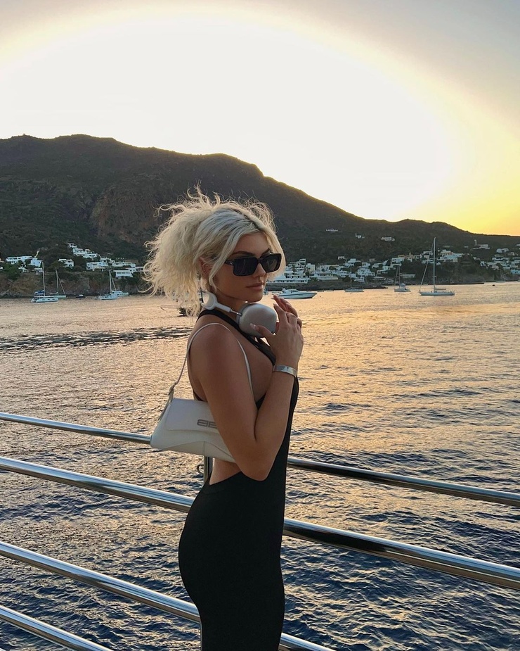 Kelsey Calemine