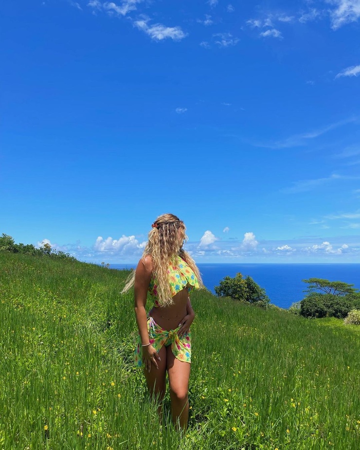 Kelsey Calemine