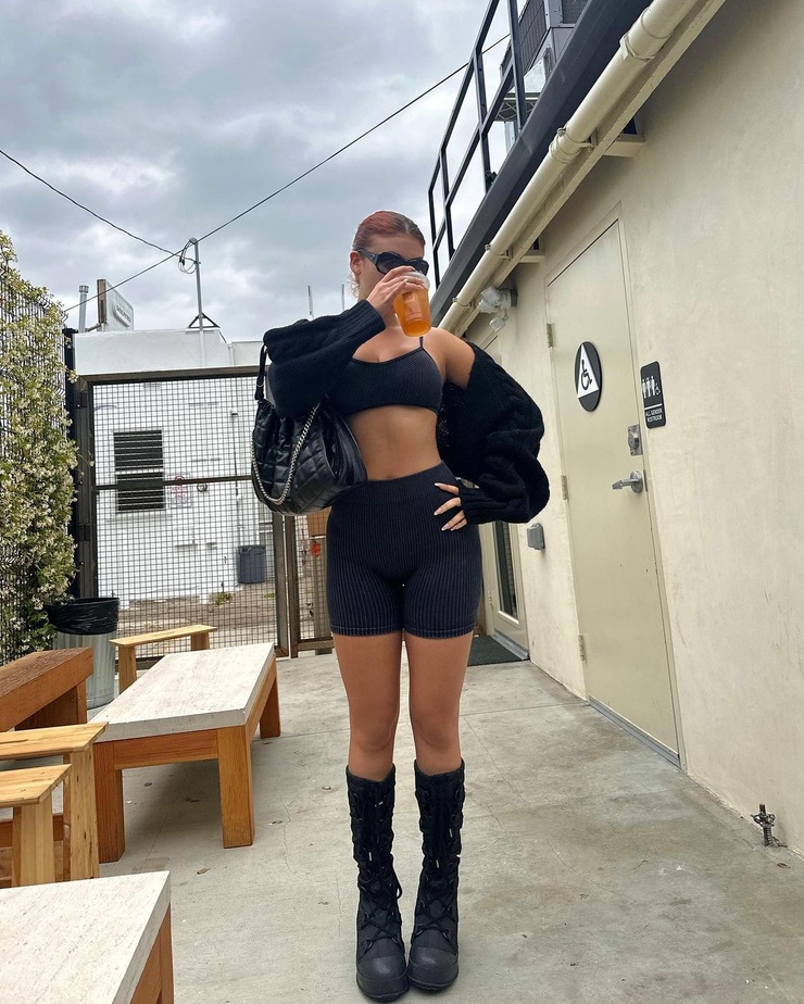 Kelsey Calemine