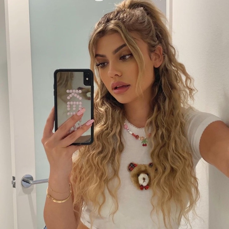 Kelsey Calemine