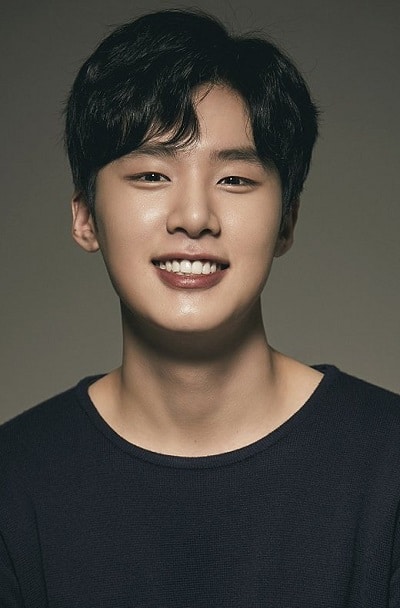 Kim Dong-Hee