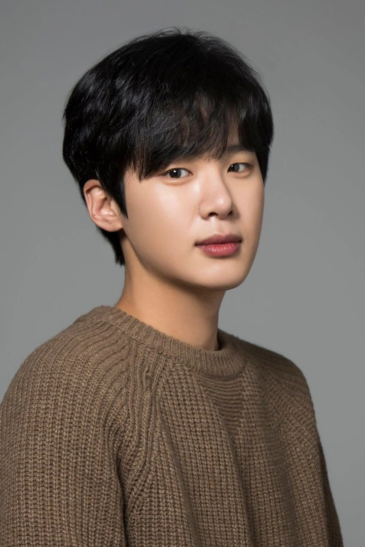 Kim Dong-Hee