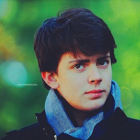 Skandar Keynes