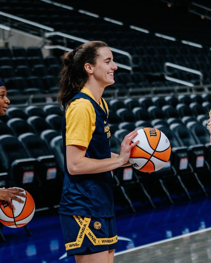 Caitlin Clark (ii)