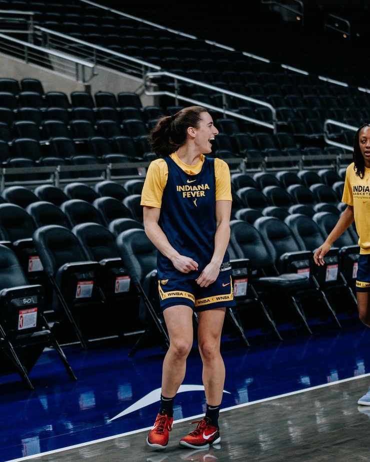 Caitlin Clark (ii)