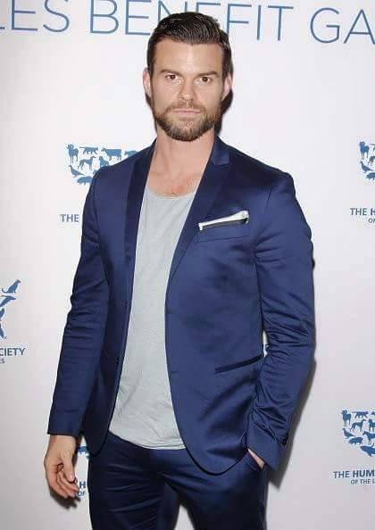 Daniel Gillies