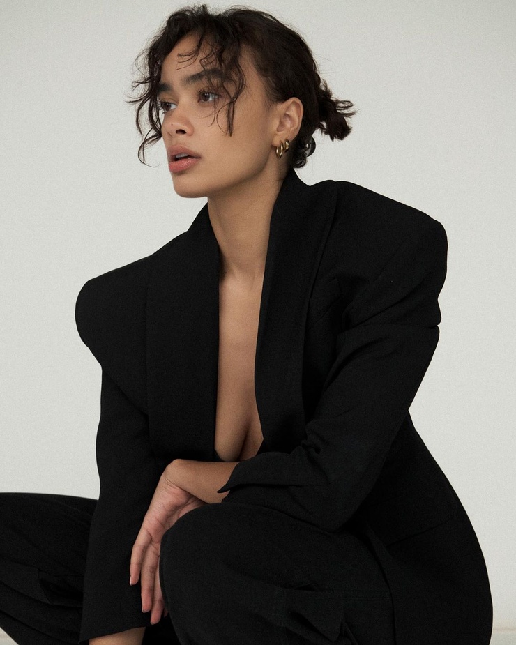 Aine Noelle