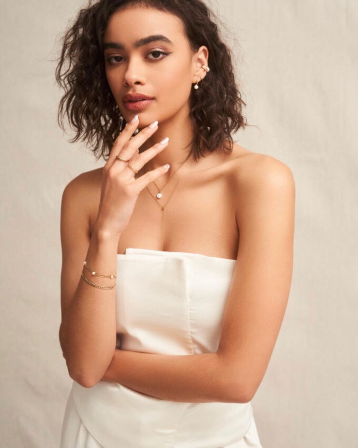 Aine Noelle
