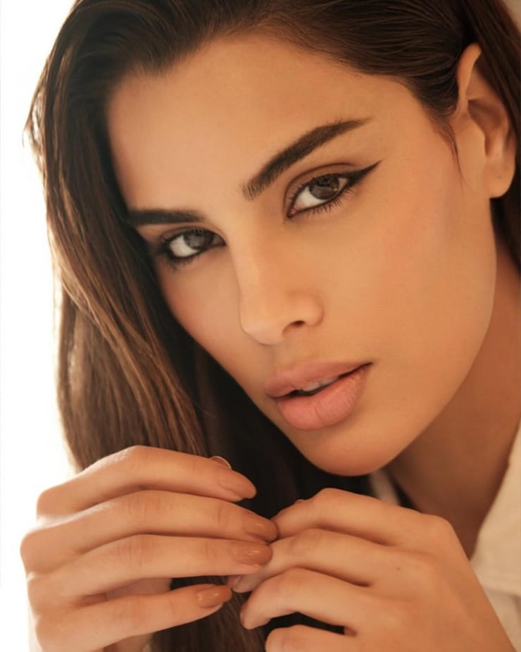 Picture of Ariadna Gutierrez