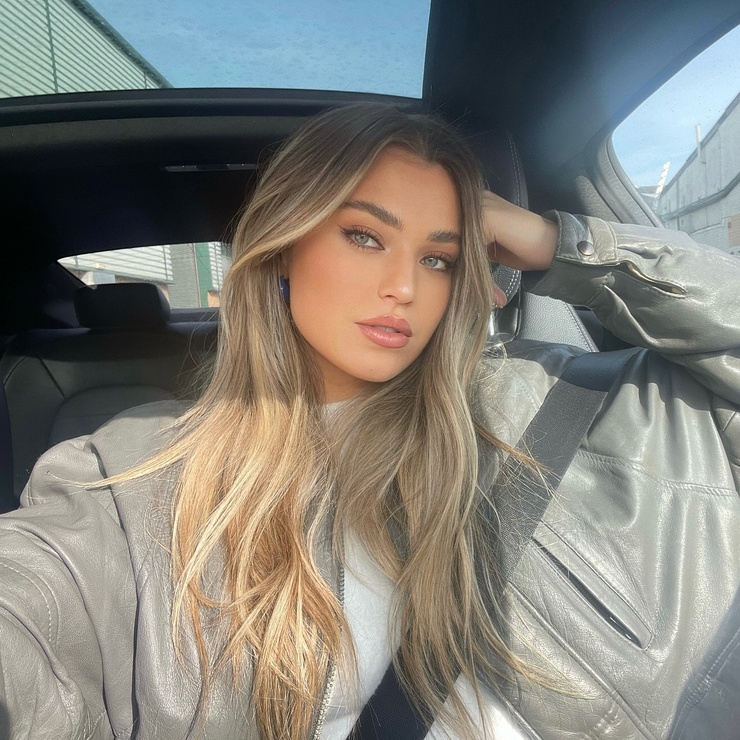 Ellie Jayne