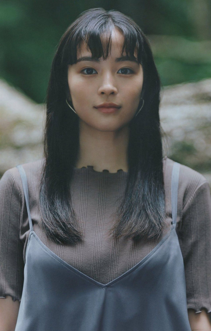 Suzu Hirose