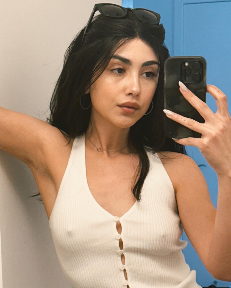 Alexa Mansour Alexa Mansour