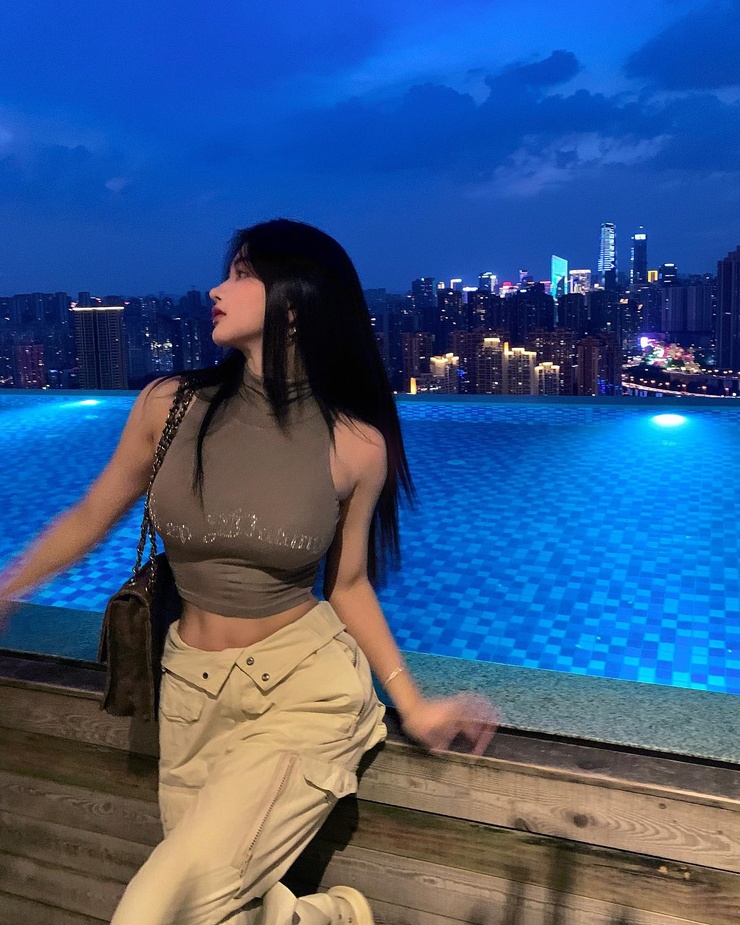 Lau Uqi