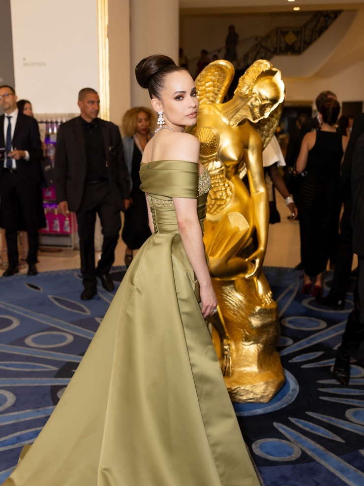 Sofia Carson