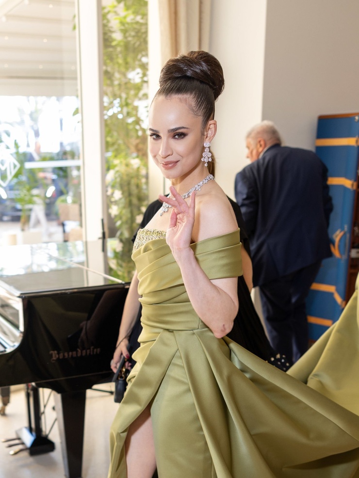 Sofia Carson