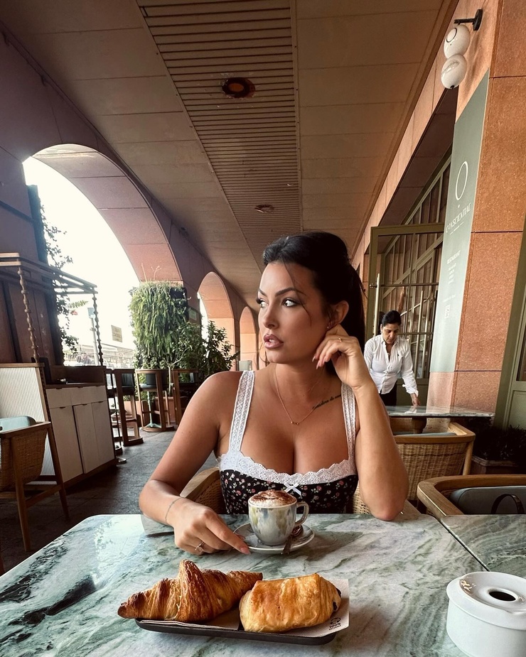 Constance Nunes Constance Nunes