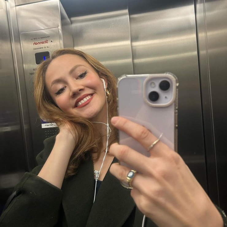 Iris Apatow