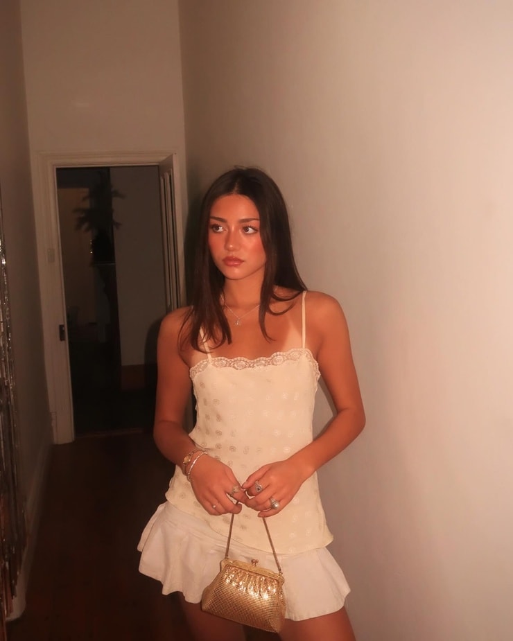 Mia Sarrou