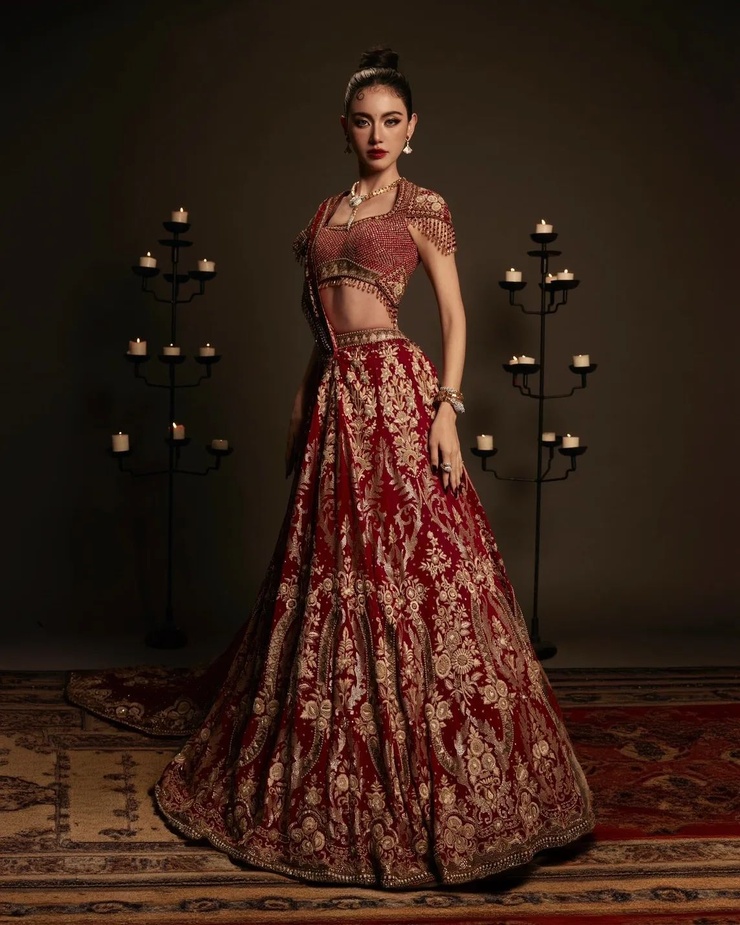 Davika Hoorne Davika Hoorne